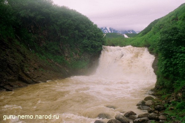 Водопад на реке Шумной